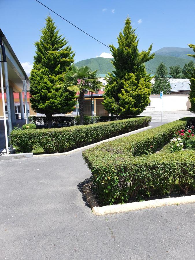 Sheki Avtovagzal Motel Extérieur photo